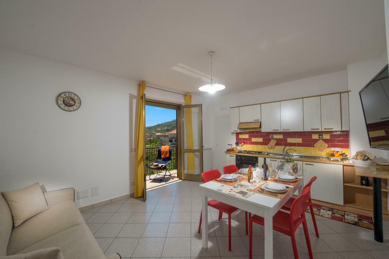 Al Cortile Di Nonno Luigi Villa Аджерола Екстериор снимка